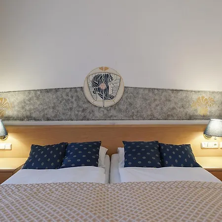 Szálloda Tivoli 3*