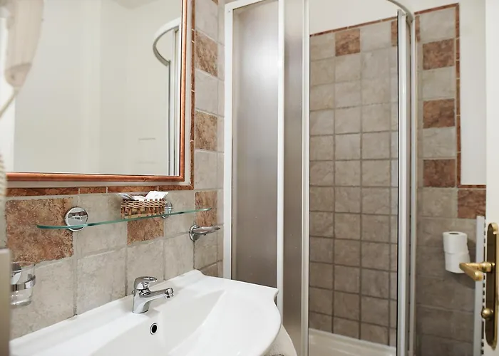 Tivoli Otel 3*