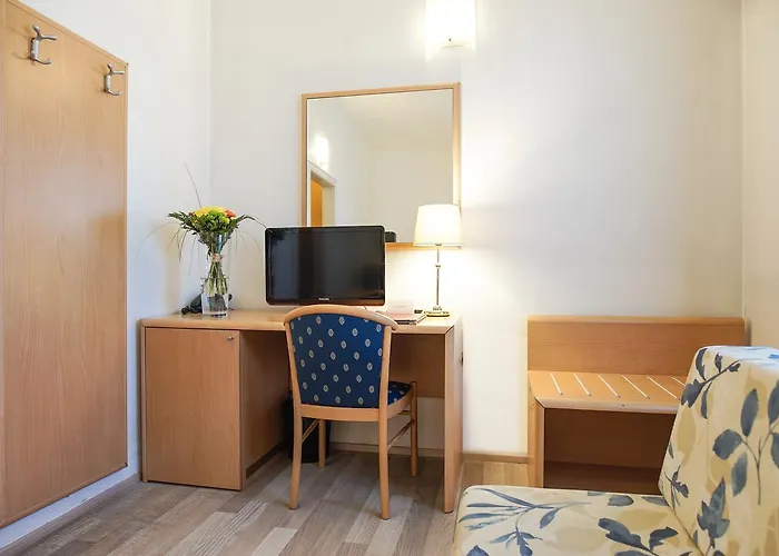 Tivoli Otel 3*