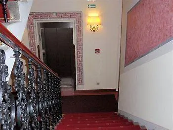Tivoli Отель 3*