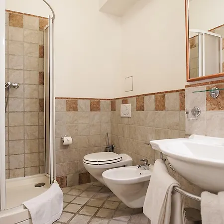 Tivoli Отель 3*