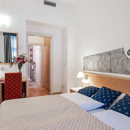 Tivoli Hotell